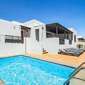 https://villa-nancy-puerto-del-carmen-lanzarote.puertodelcarmen-hotels.org